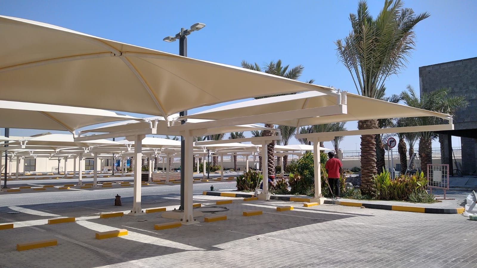 Double Pole Cantilever